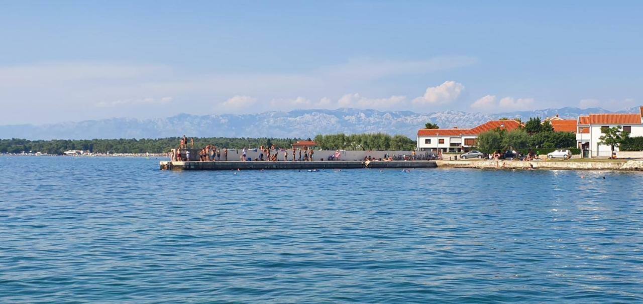 Sunny Apartments Затон Екстериор снимка