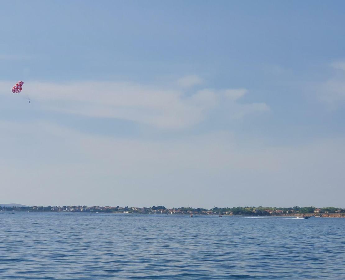 Sunny Apartments Затон Екстериор снимка