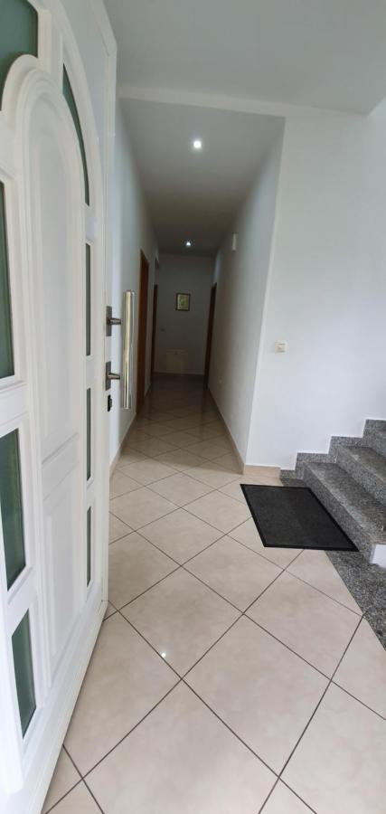 Sunny Apartments Затон Екстериор снимка